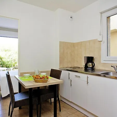 Res Le Vieux Moulin Ile Rousse, For 4 Pers Appartement *